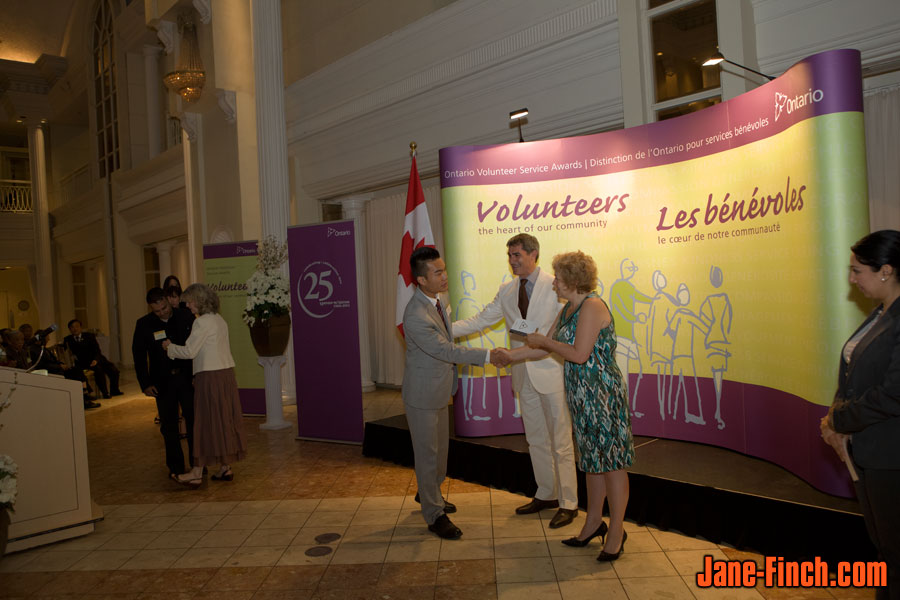 David Nguyen receives the 2011 Ontario Volunteer Service Youth Award